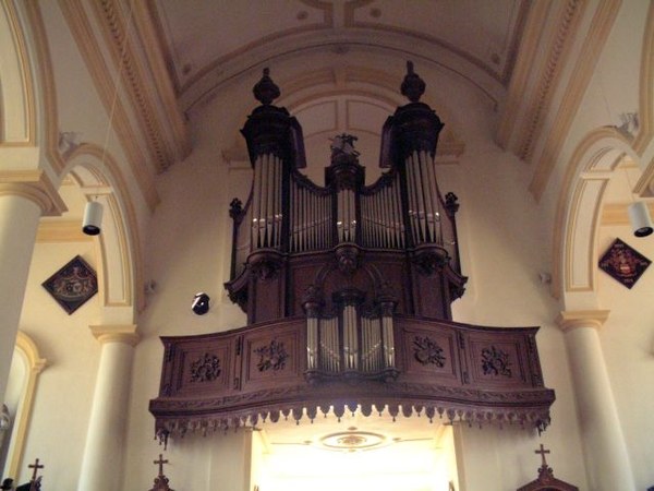 Bossut : les orgues